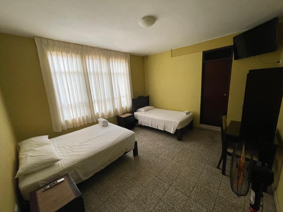 Hotel Calmelia Piura Exterior foto