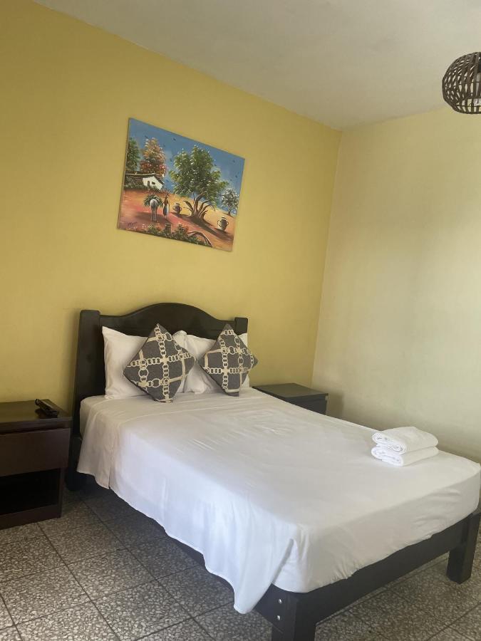 Hotel Calmelia Piura Exterior foto